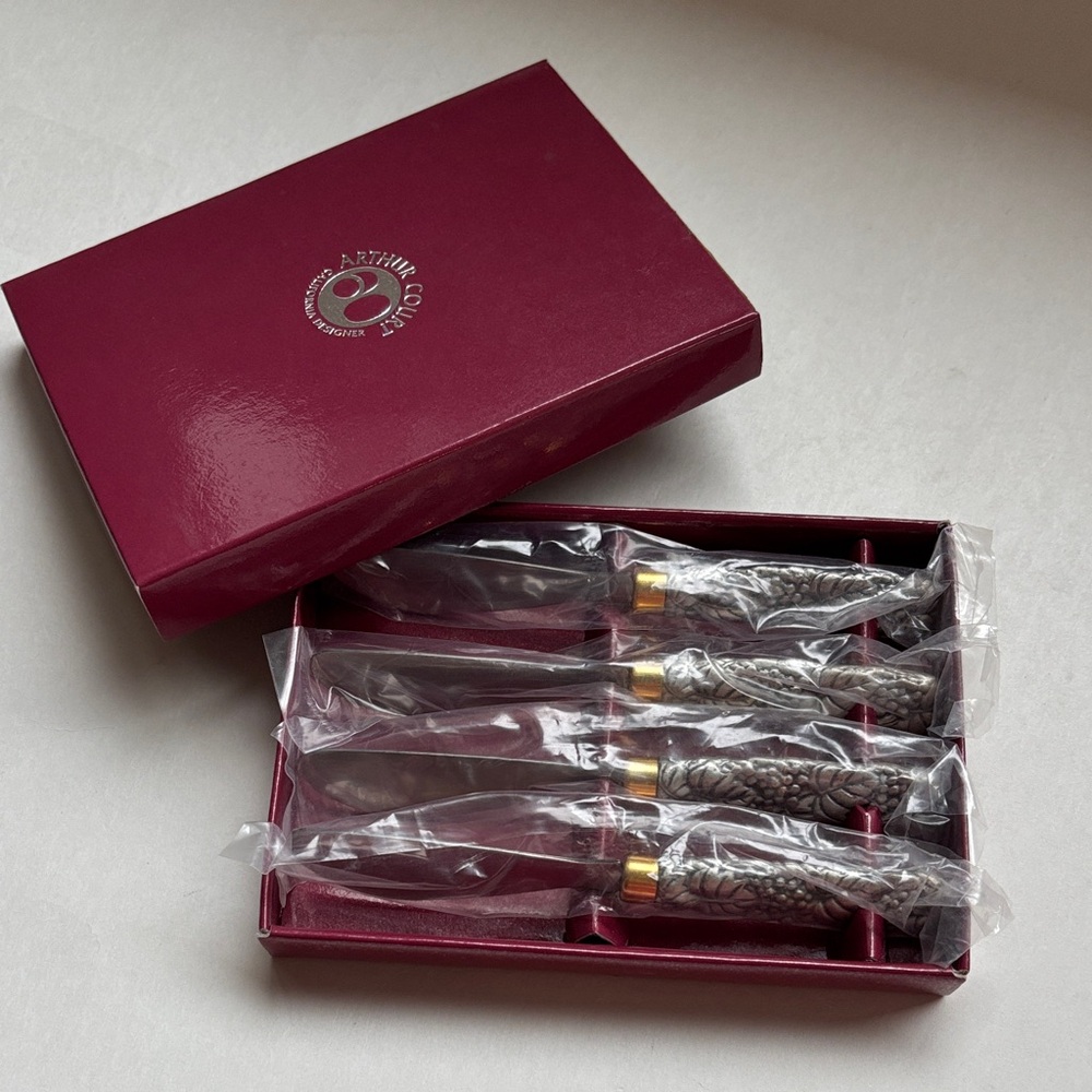 Vintage Arthur Court Grapes Set Of‎ 4 Stainless Steel Cheese Spreaders Knives
